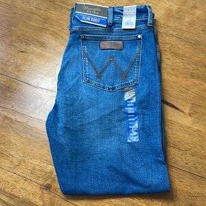 NWT Wrangler Retro slim boot size 36x32